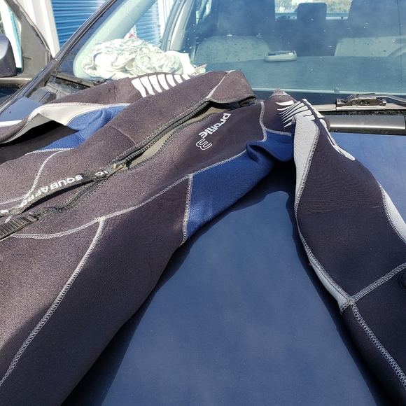 Scuba Suit / Water-sports Gear - Picture 5 of 16